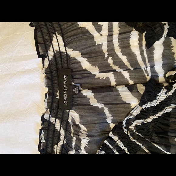 JNY Animal print sheer top - Picture 4 of 4